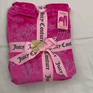 Juicy Couture Vibrant Pink Velour Pajama Set
